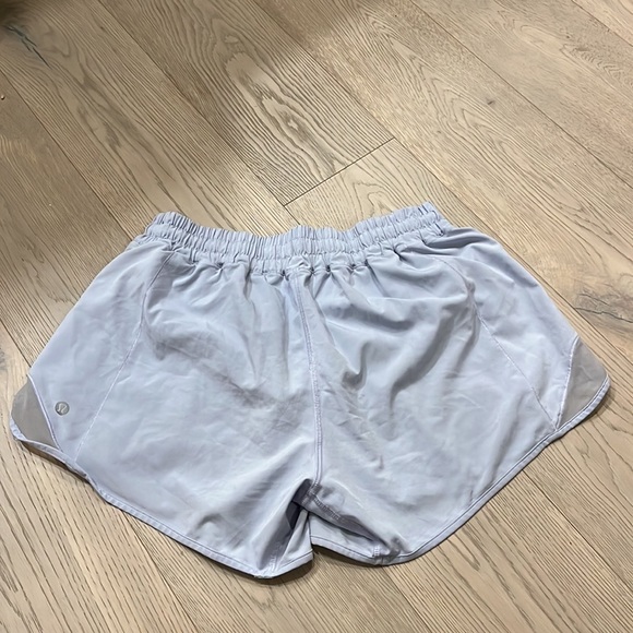 Blue periwinkle lululemon shorts size 8 great condition - Picture 2 of 7
